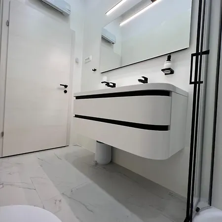 Grand Apartment